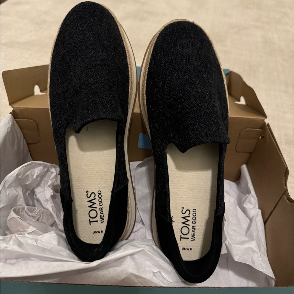 Cute Tom’s espadrilles new in box.